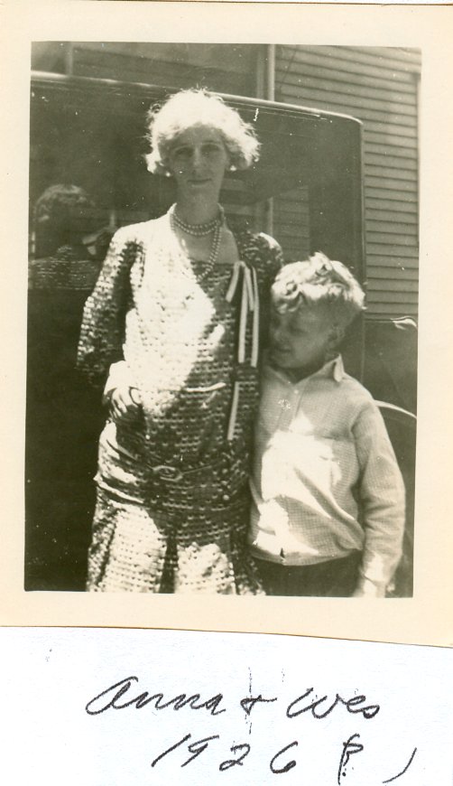 1926 Aunt Anna+Wes  WE Disney Wife.jpg (72096 bytes)