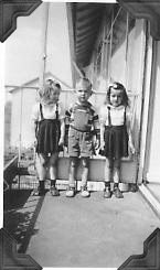 1952-twinsbillgermany1.jpg (16072 bytes)