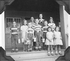 1955-firstdayatschool1.jpg (18908 bytes)