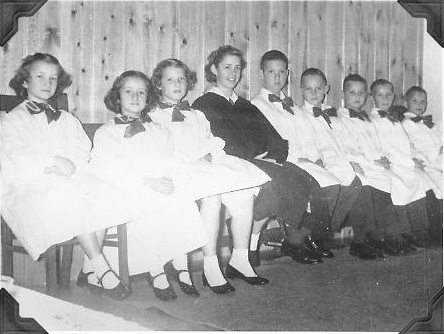 1960-disneychoir01a.jpg (57682 bytes)